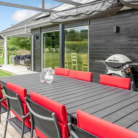 Stunning In Sydals With 4 Bedrooms And Wifi