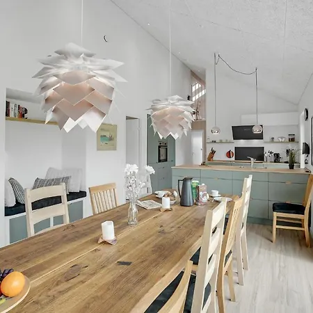 Stunning In Sydals With 4 Bedrooms And Wifi * Nedre Lysabild