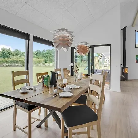 Stunning In Sydals With 4 Bedrooms And Wifi