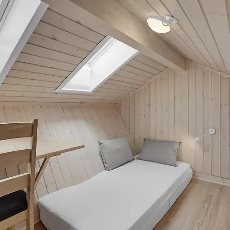 Stunning In Sydals With 4 Bedrooms And Wifi