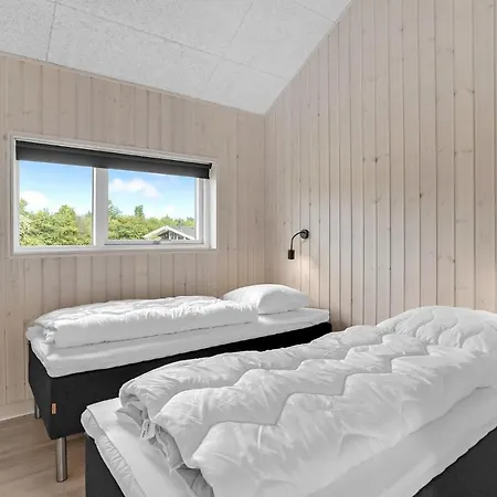 Stunning In Sydals With 4 Bedrooms And Wifi